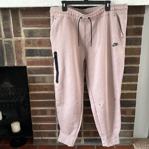 Women’s Nike Tech Jogger Pants, XXL, Diffused Taupe/ Black